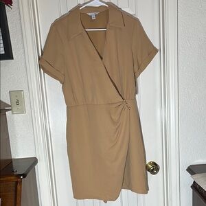 NWT Nine West Bright Bronze short sleeve, V-neck collared wrap dress • Size L